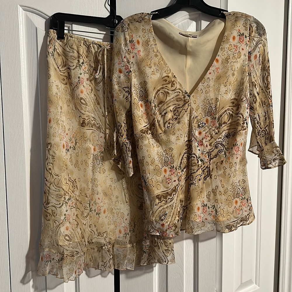 Two piece skirt/blouse set